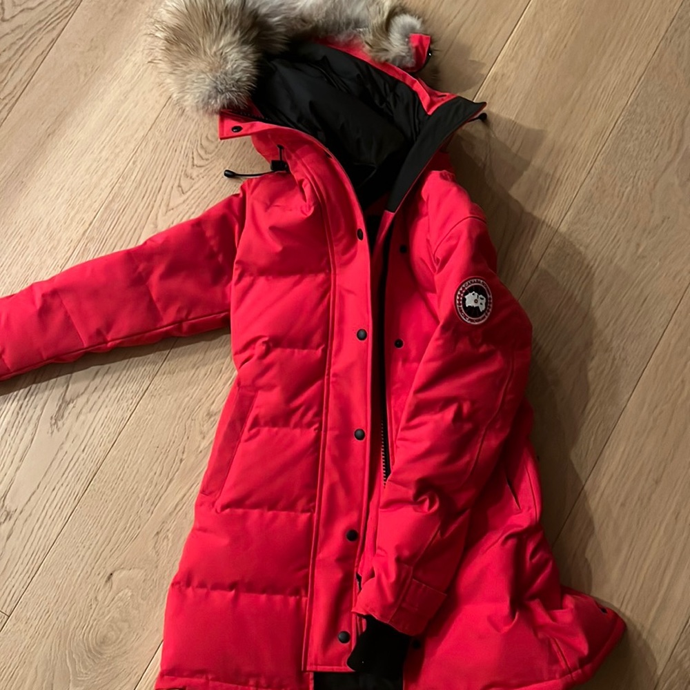 Canada Goose Fusion Fit Shelburne Parka Jacket in Red, size XS.
